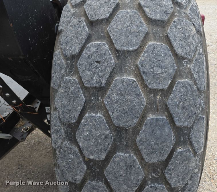 image for item ED2023 2009 MacDon M200 swather / windrower