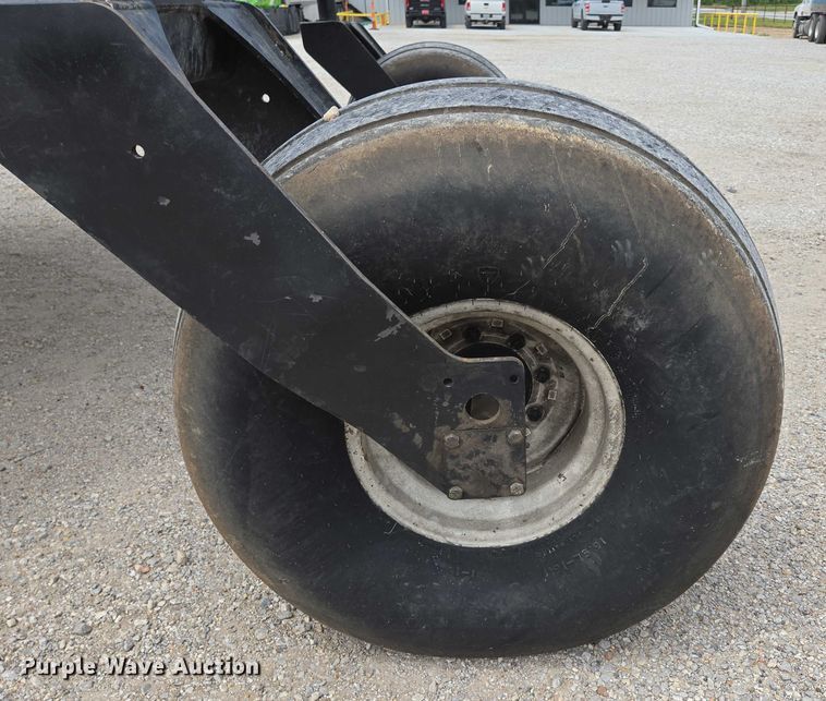 image for item ED2023 2009 MacDon M200 swather / windrower