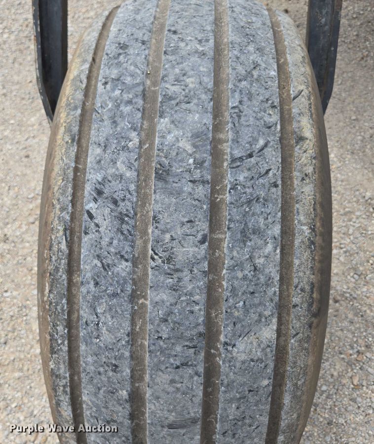 image for item ED2023 2009 MacDon M200 swather / windrower