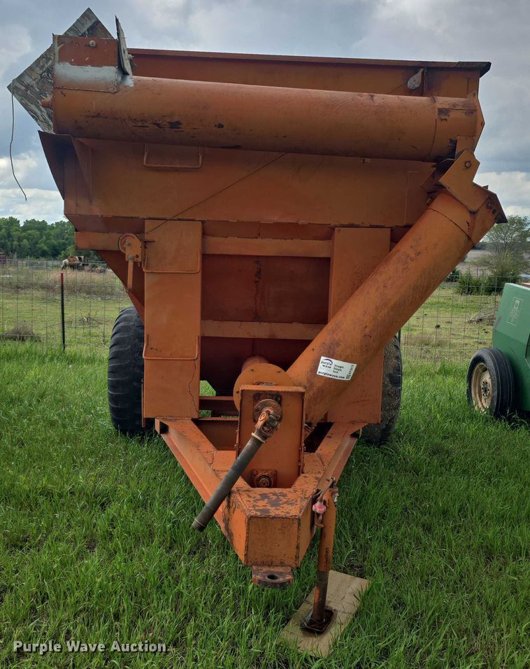 image for item EF3515 Wetmore grain cart