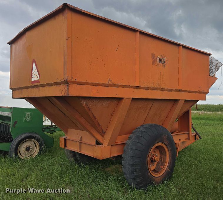 image for item EF3515 Wetmore grain cart