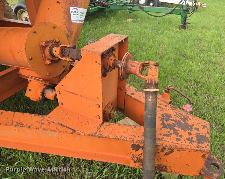 image for item EF3515 Wetmore grain cart