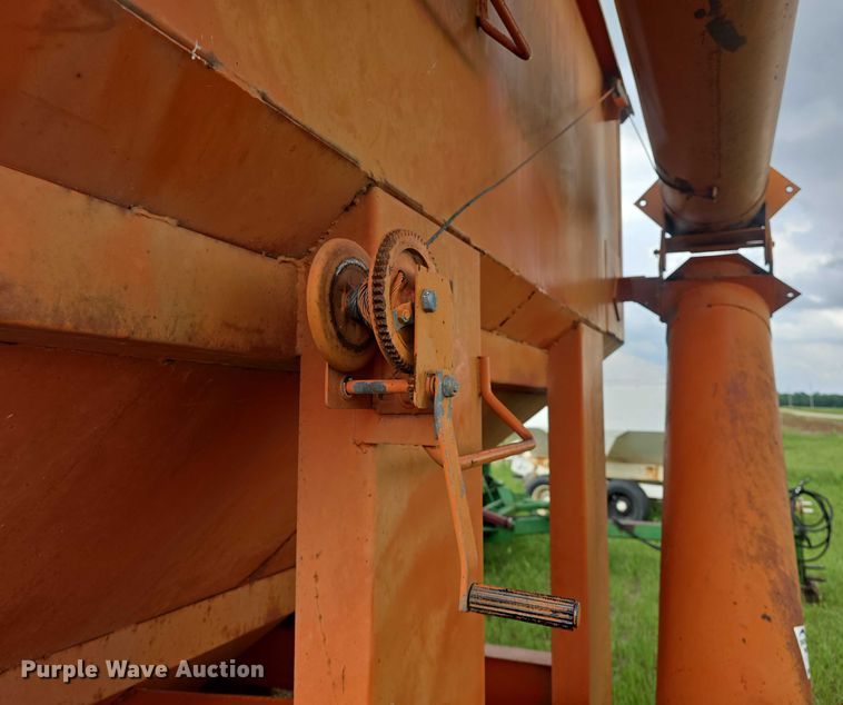 image for item EF3515 Wetmore grain cart