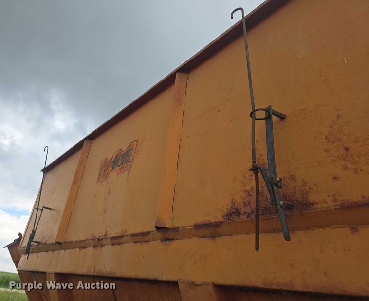 image for item EF3515 Wetmore grain cart