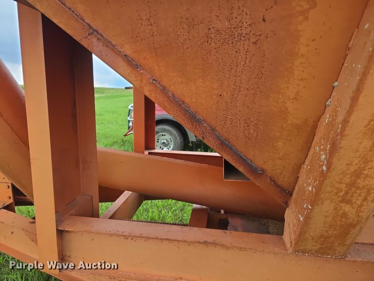 image for item EF3515 Wetmore grain cart