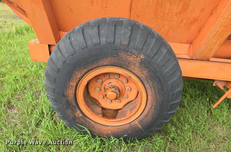 image for item EF3515 Wetmore grain cart