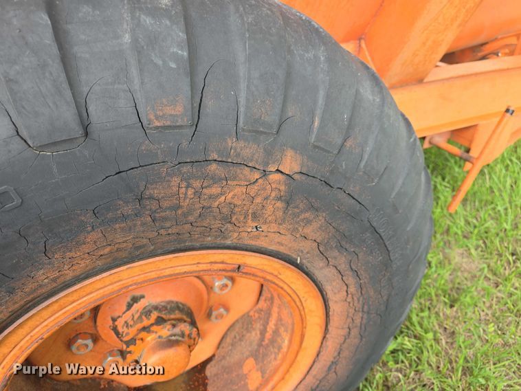 image for item EF3515 Wetmore grain cart