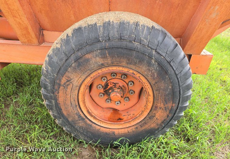 image for item EF3515 Wetmore grain cart