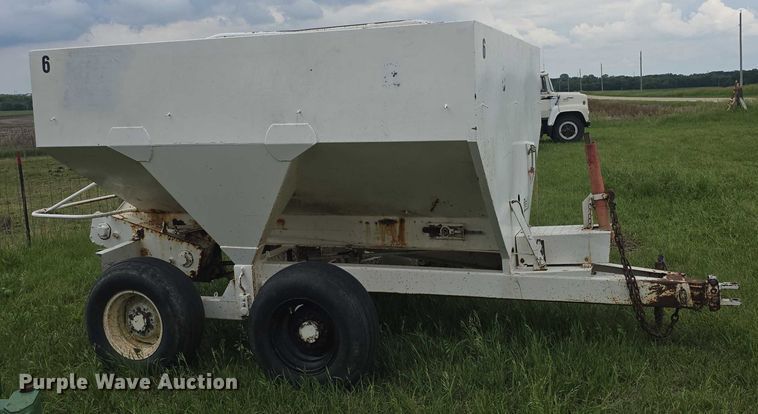 image for item EF3516 Dempster fertilizer tender