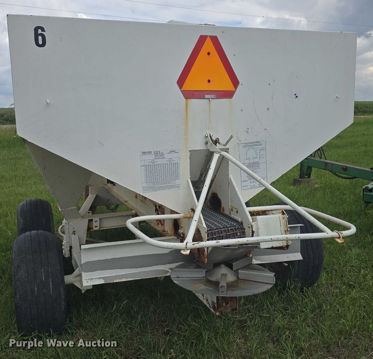 image for item EF3516 Dempster fertilizer tender