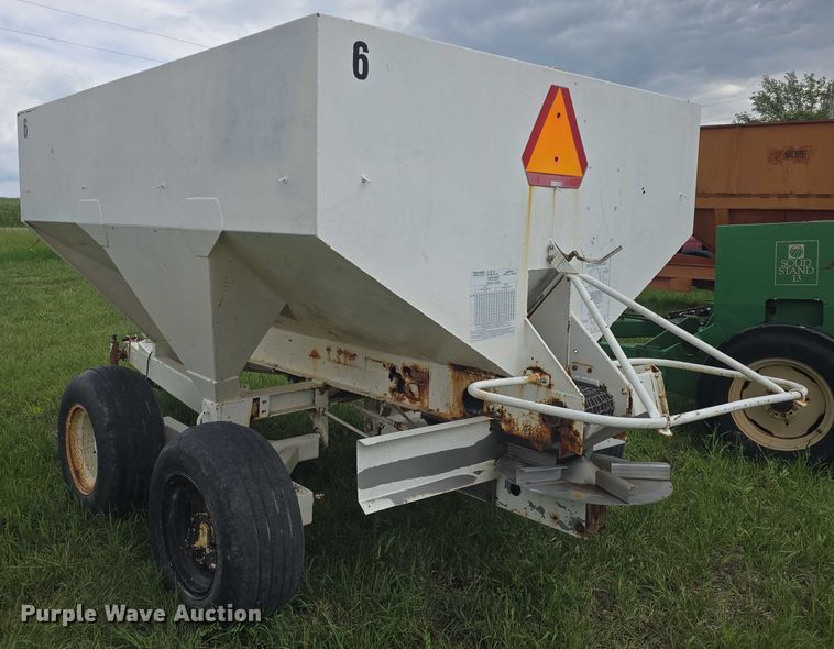 image for item EF3516 Dempster fertilizer tender