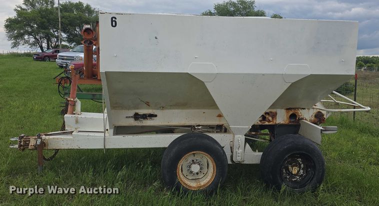 image for item EF3516 Dempster fertilizer tender