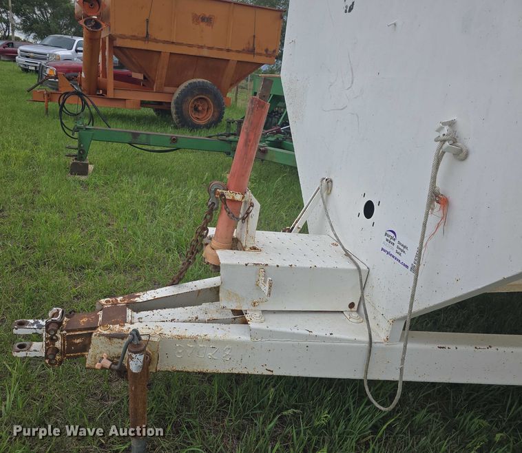 image for item EF3516 Dempster fertilizer tender