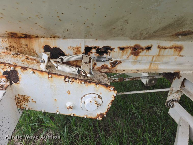 image for item EF3516 Dempster fertilizer tender