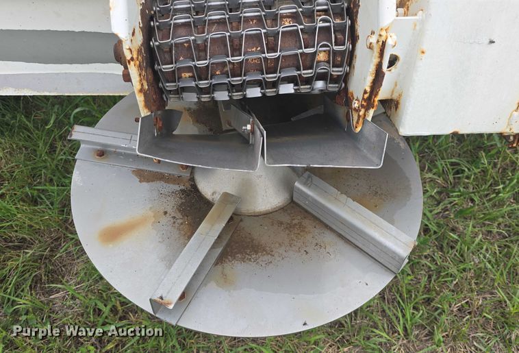 image for item EF3516 Dempster fertilizer tender