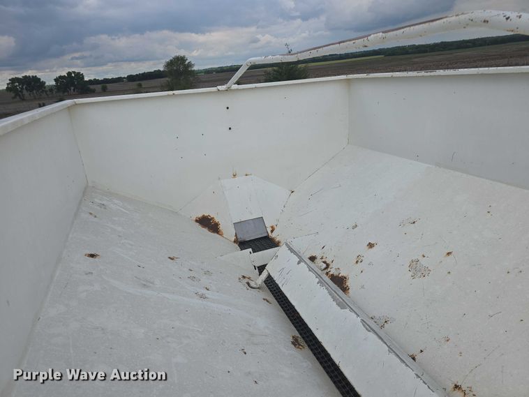 image for item EF3516 Dempster fertilizer tender