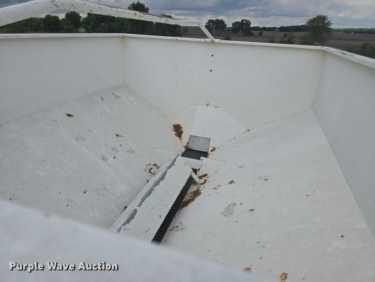 image for item EF3516 Dempster fertilizer tender