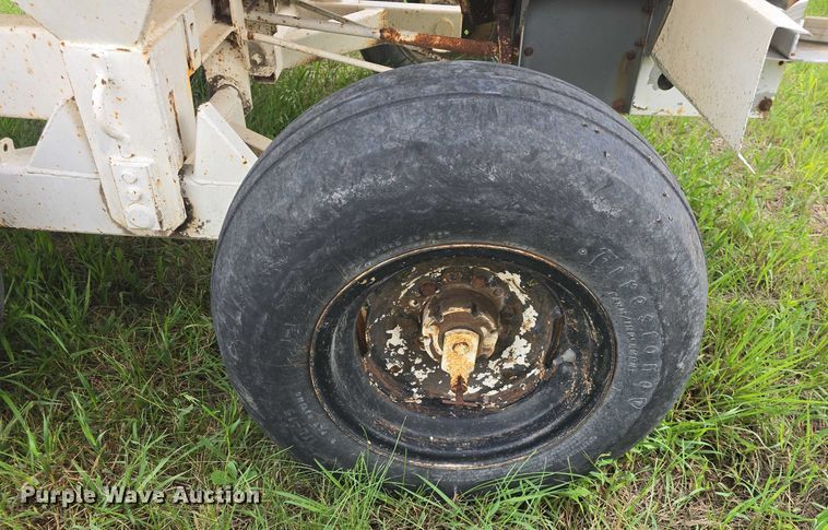 image for item EF3516 Dempster fertilizer tender