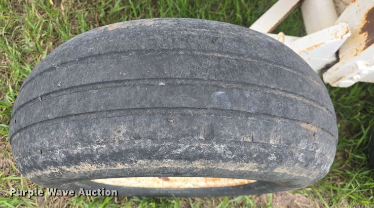 image for item EF3516 Dempster fertilizer tender