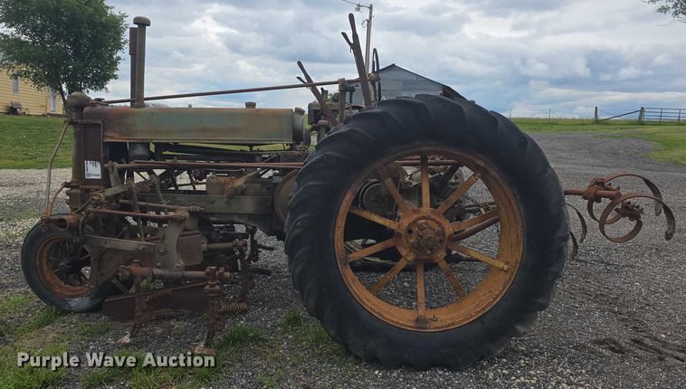 image for item EF3529 1937 John Deere B tractor