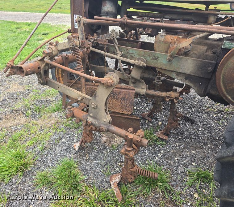 image for item EF3529 1937 John Deere B tractor