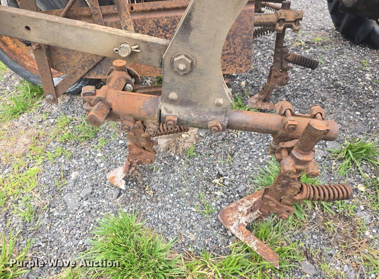 image for item EF3529 1937 John Deere B tractor