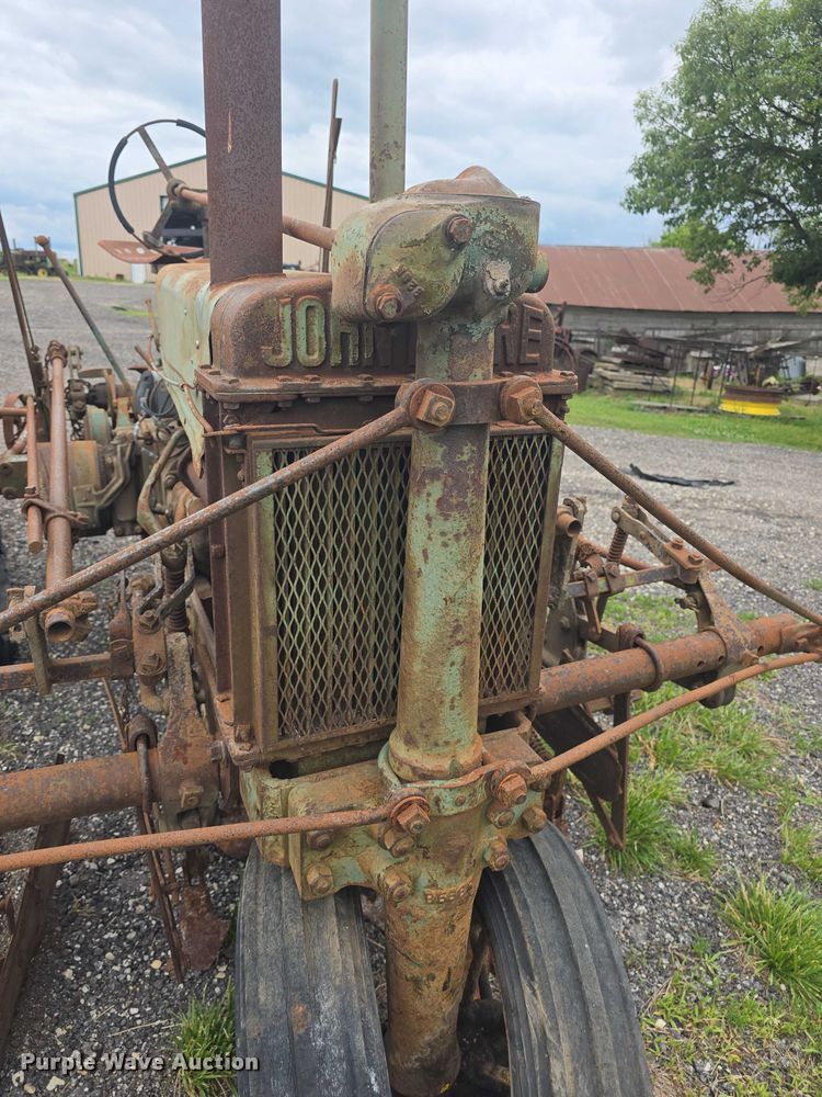 image for item EF3529 1937 John Deere B tractor
