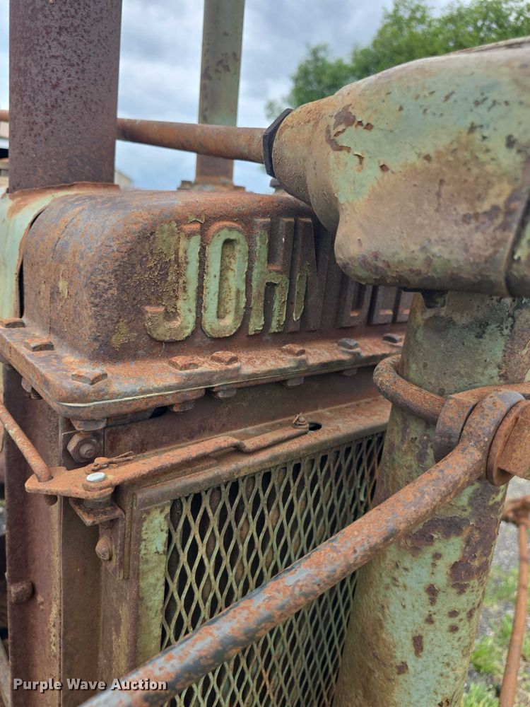 image for item EF3529 1937 John Deere B tractor