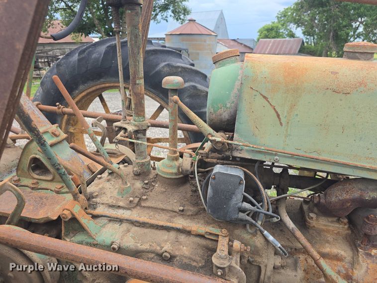 image for item EF3529 1937 John Deere B tractor