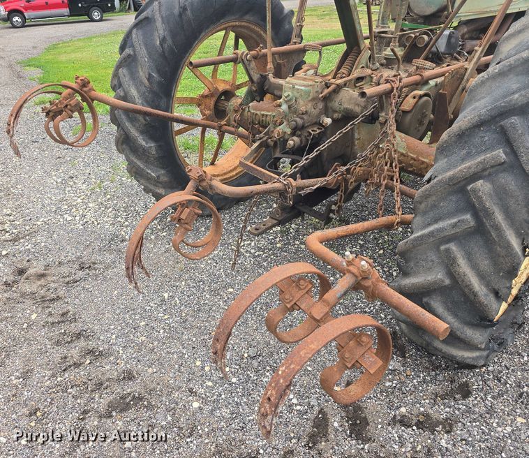 image for item EF3529 1937 John Deere B tractor