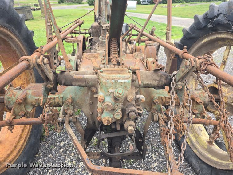 image for item EF3529 1937 John Deere B tractor