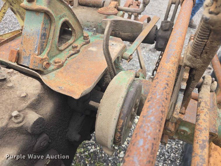 image for item EF3529 1937 John Deere B tractor