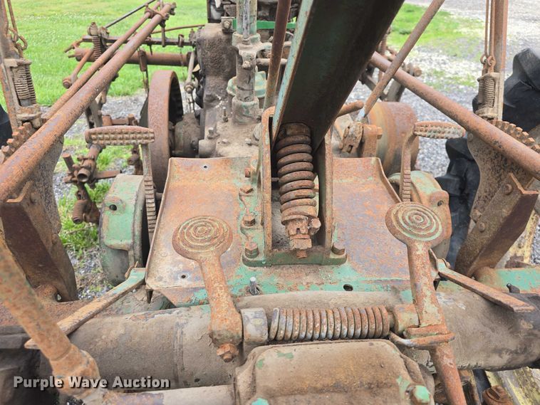 image for item EF3529 1937 John Deere B tractor