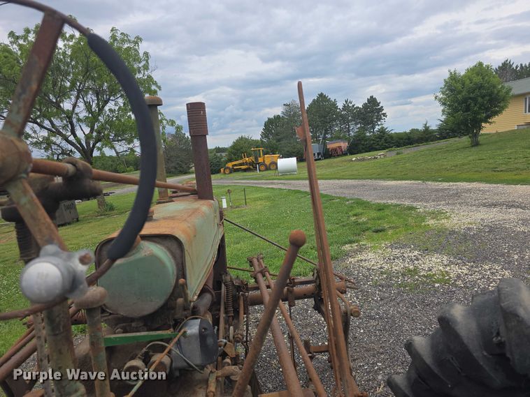 image for item EF3529 1937 John Deere B tractor