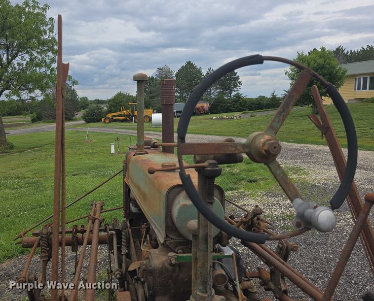 image for item EF3529 1937 John Deere B tractor