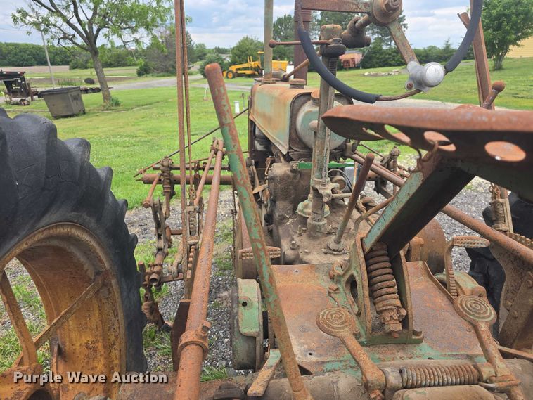 image for item EF3529 1937 John Deere B tractor