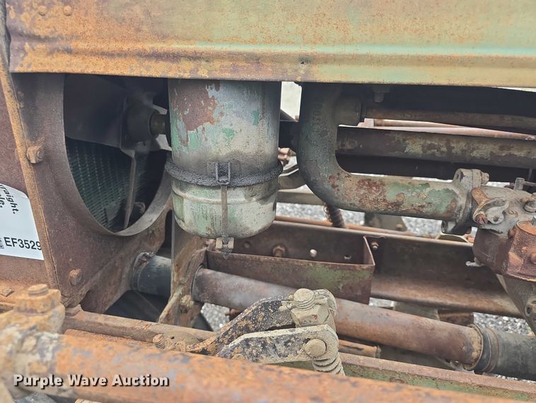 image for item EF3529 1937 John Deere B tractor