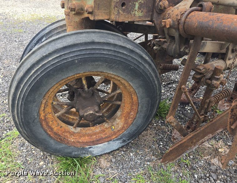 image for item EF3529 1937 John Deere B tractor