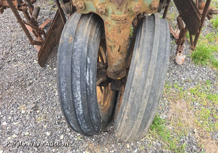 image for item EF3529 1937 John Deere B tractor