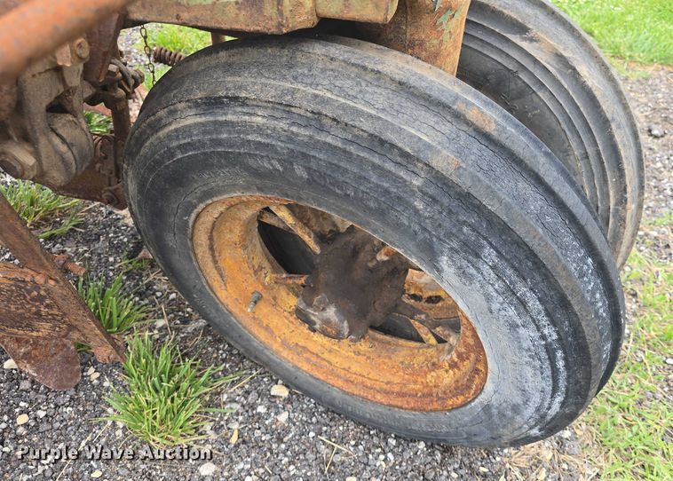 image for item EF3529 1937 John Deere B tractor