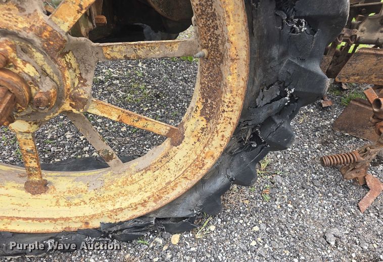 image for item EF3529 1937 John Deere B tractor