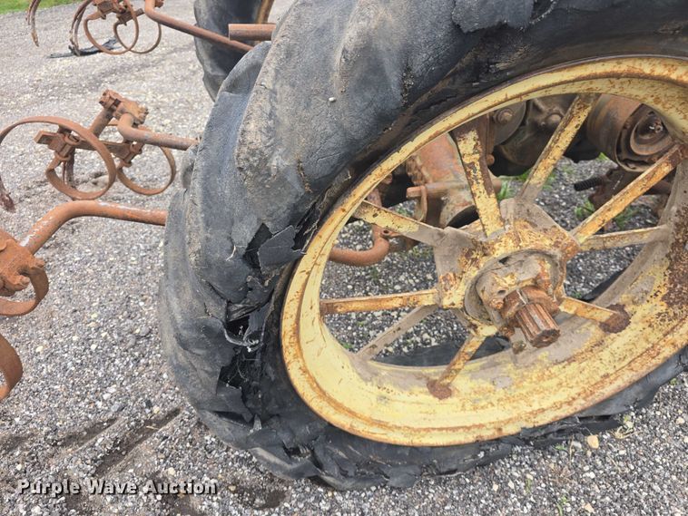 image for item EF3529 1937 John Deere B tractor