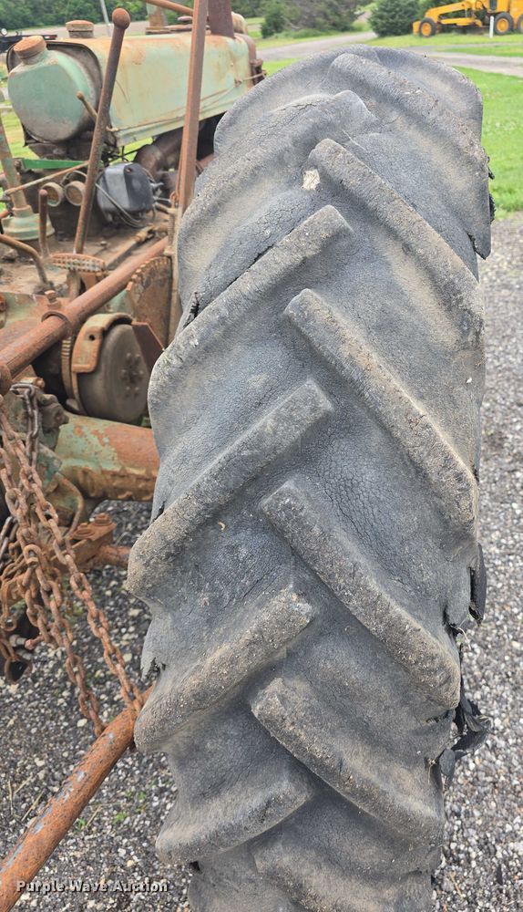 image for item EF3529 1937 John Deere B tractor