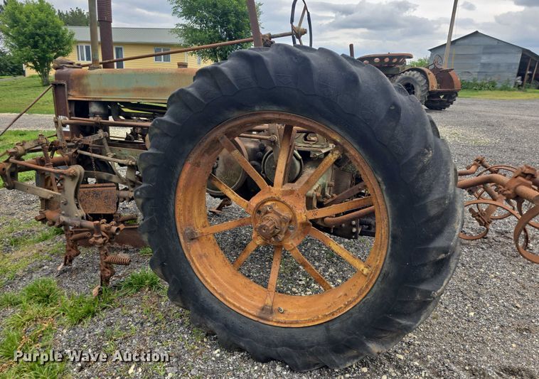 image for item EF3529 1937 John Deere B tractor