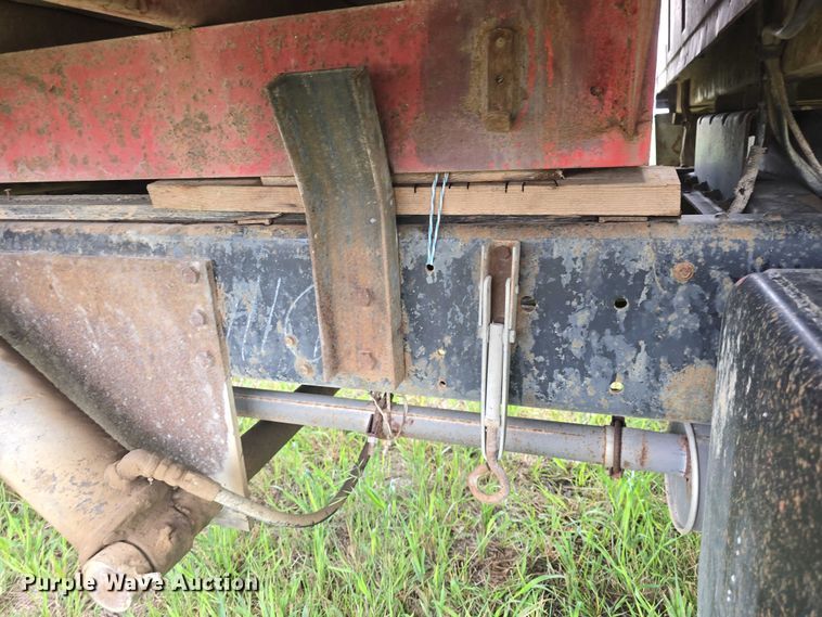 image for item EF3533 1973 Ford F700 grain truck