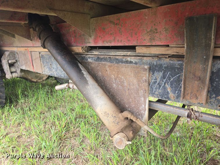 image for item EF3533 1973 Ford F700 grain truck