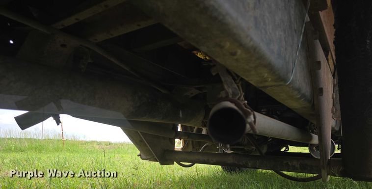 image for item EF3533 1973 Ford F700 grain truck