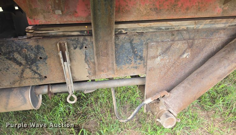 image for item EF3533 1973 Ford F700 grain truck