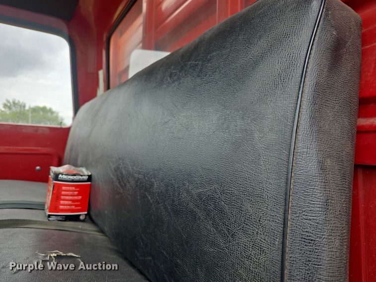 image for item EF3533 1973 Ford F700 grain truck