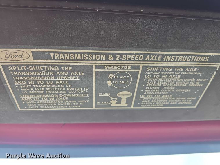 image for item EF3533 1973 Ford F700 grain truck